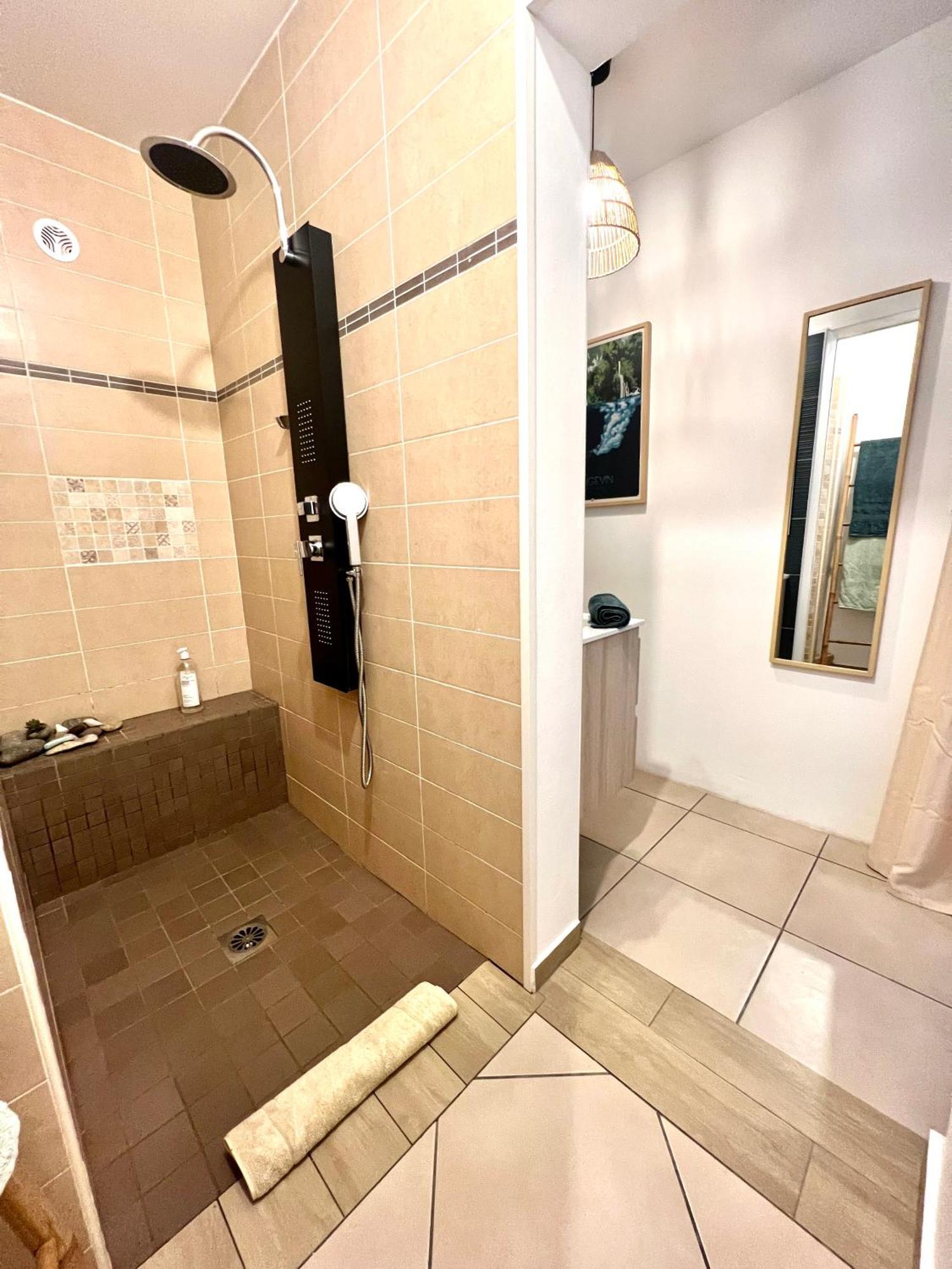 Villa Ti Moon, Entre Deux, Piscine Phòng bức ảnh